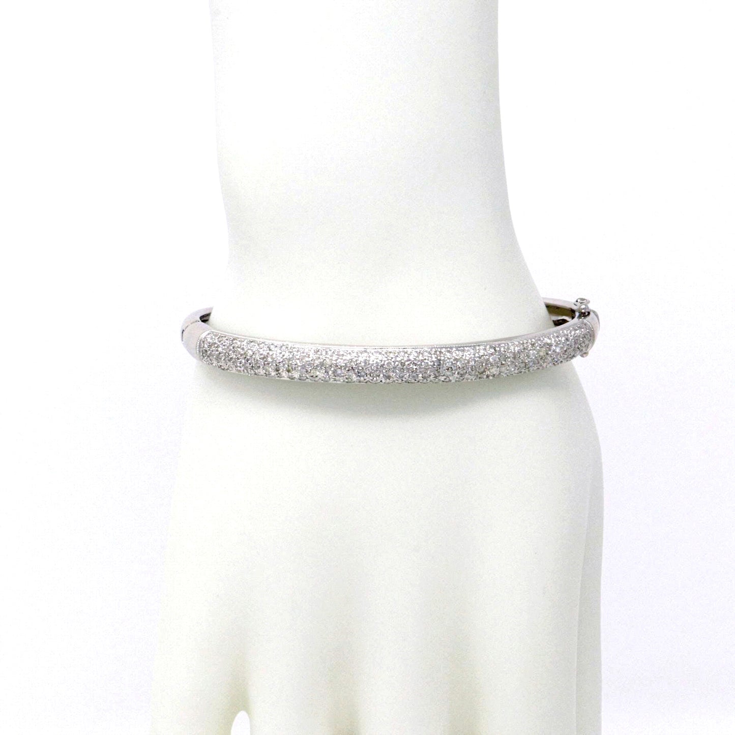 Flawless Pavé Bangle 1.94ct