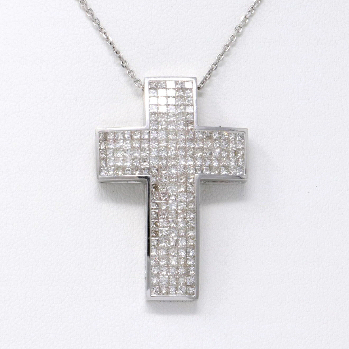 Invisible-Set Cross Pendant 4.32ct