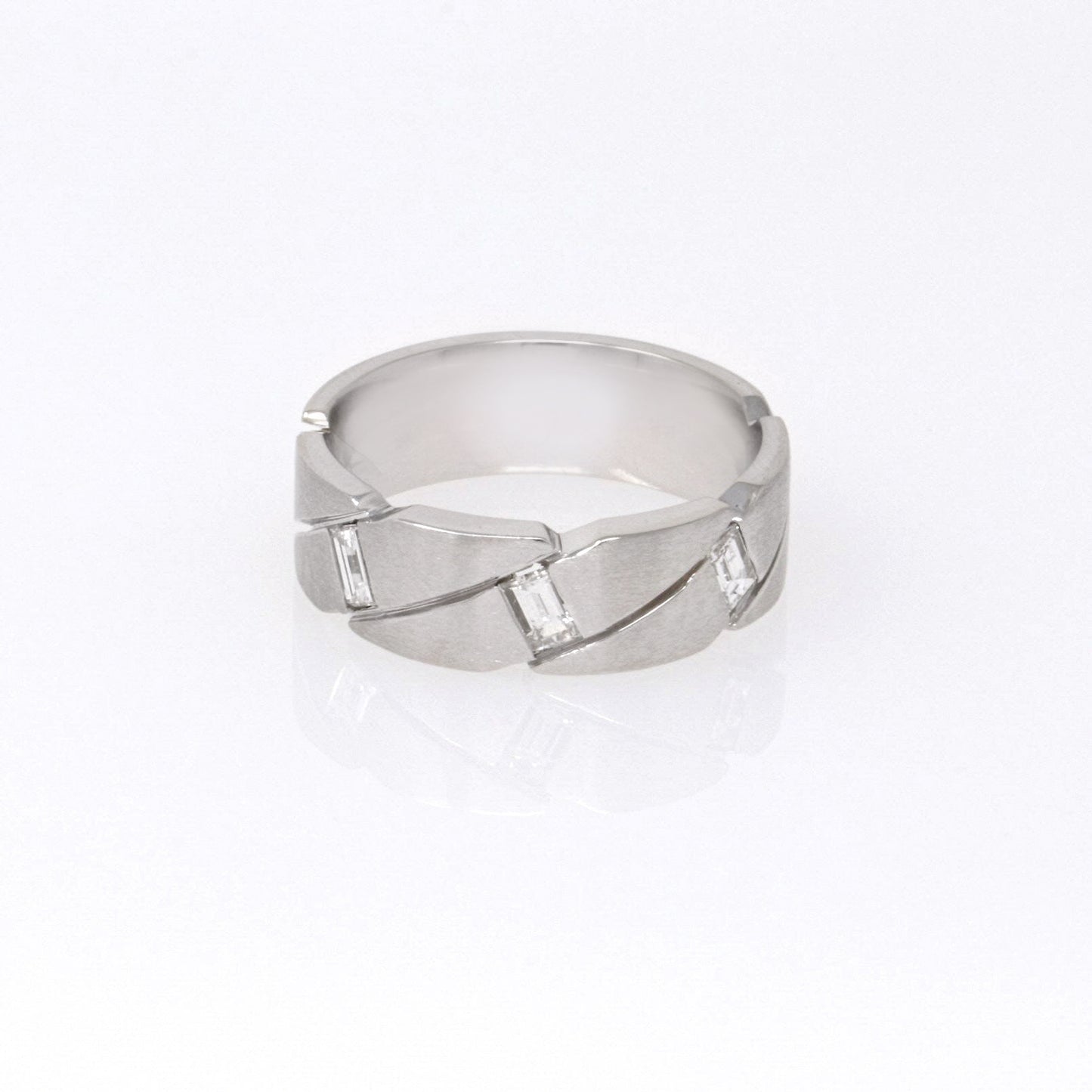 Mod Baguette Band 0.67ct