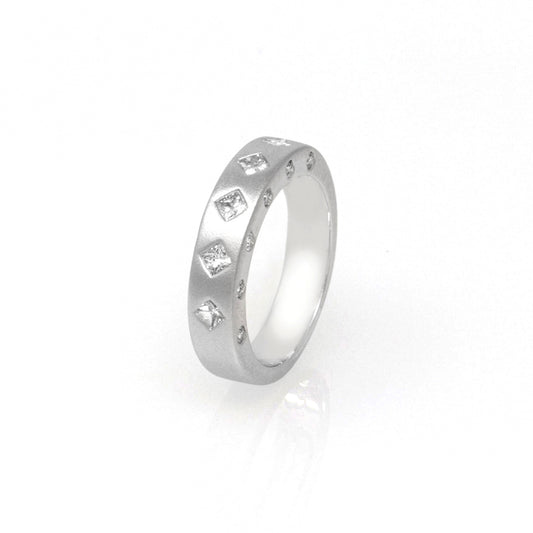Diamond Edge Band 0.70ct