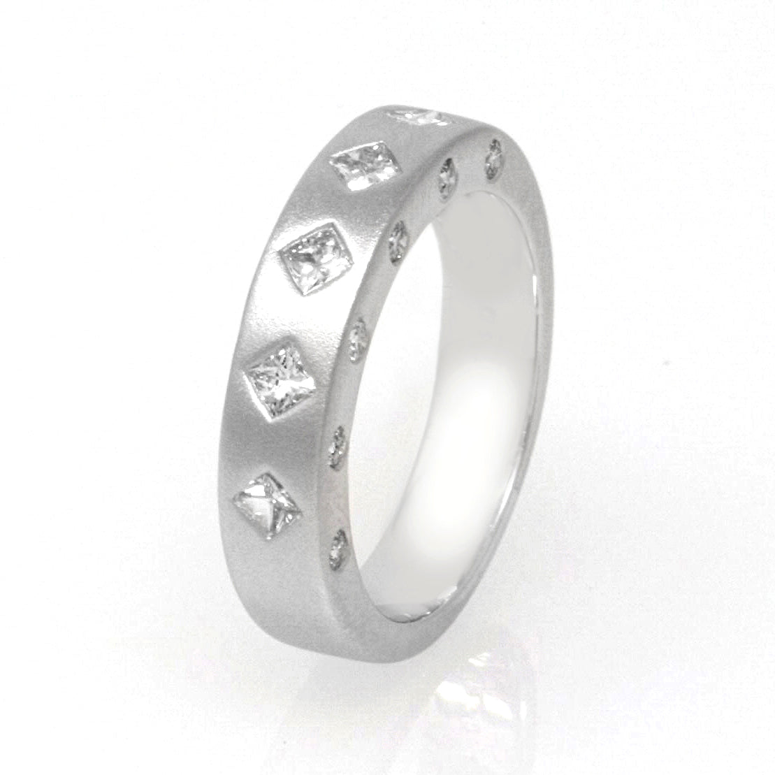 Diamond Edge Band 0.70ct